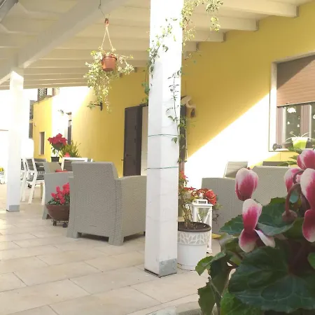 Piccolo Paradiso * Λέτσε